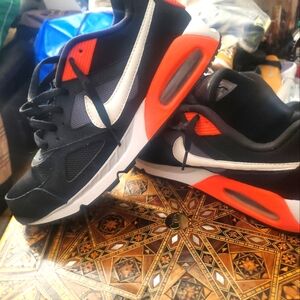 Nike Air Max IVO Black and Bright Crimson Size 9